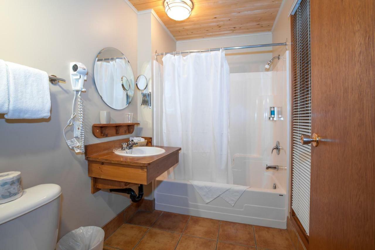 La Petite Auberge De Jouvence Magog Zewnętrze zdjęcie